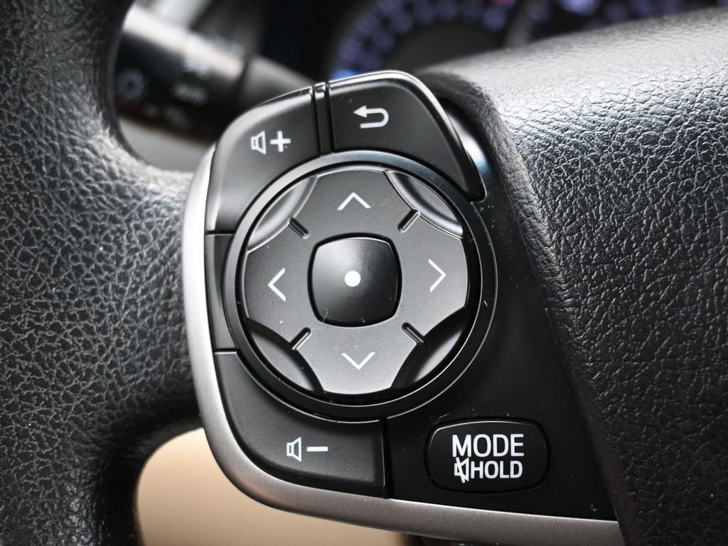 Used 2014 Toyota Camry LE FWD image 21