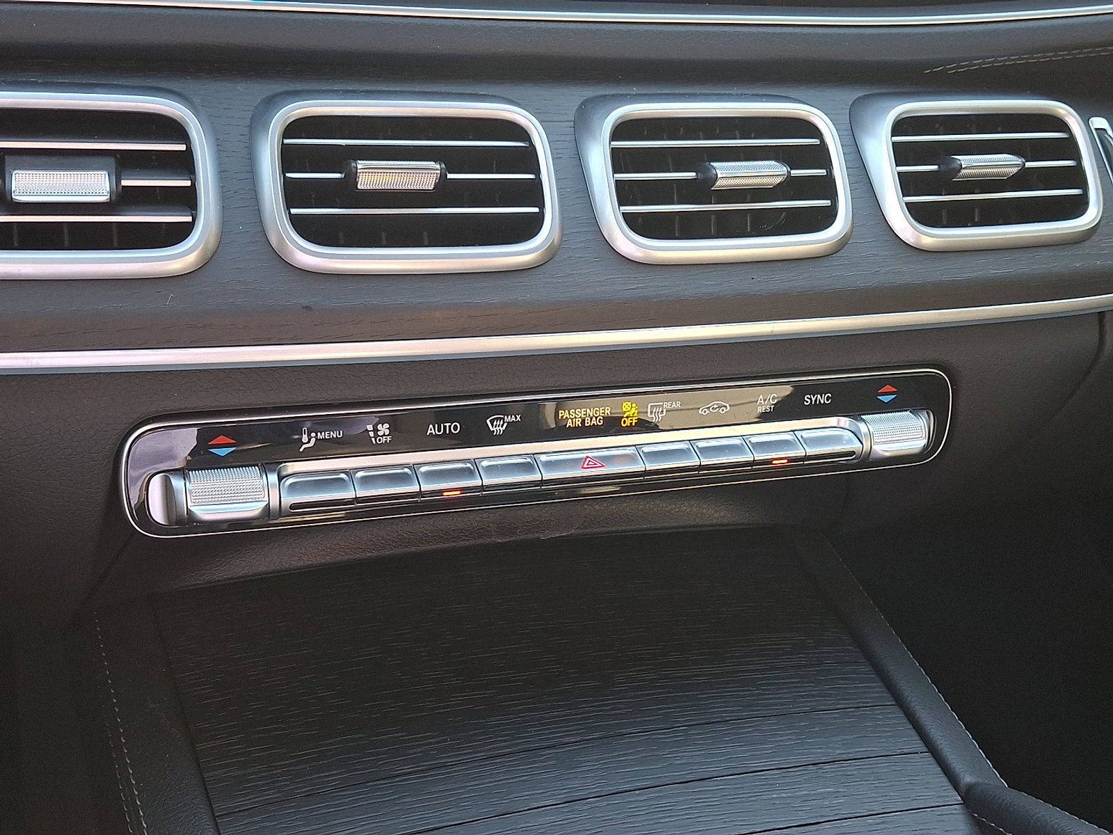 Certified 2025 Mercedes-Benz GLS 450 4MATIC image 17