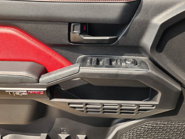 Used 2025 Toyota Tacoma TRD Pro AWD/4WD image 17