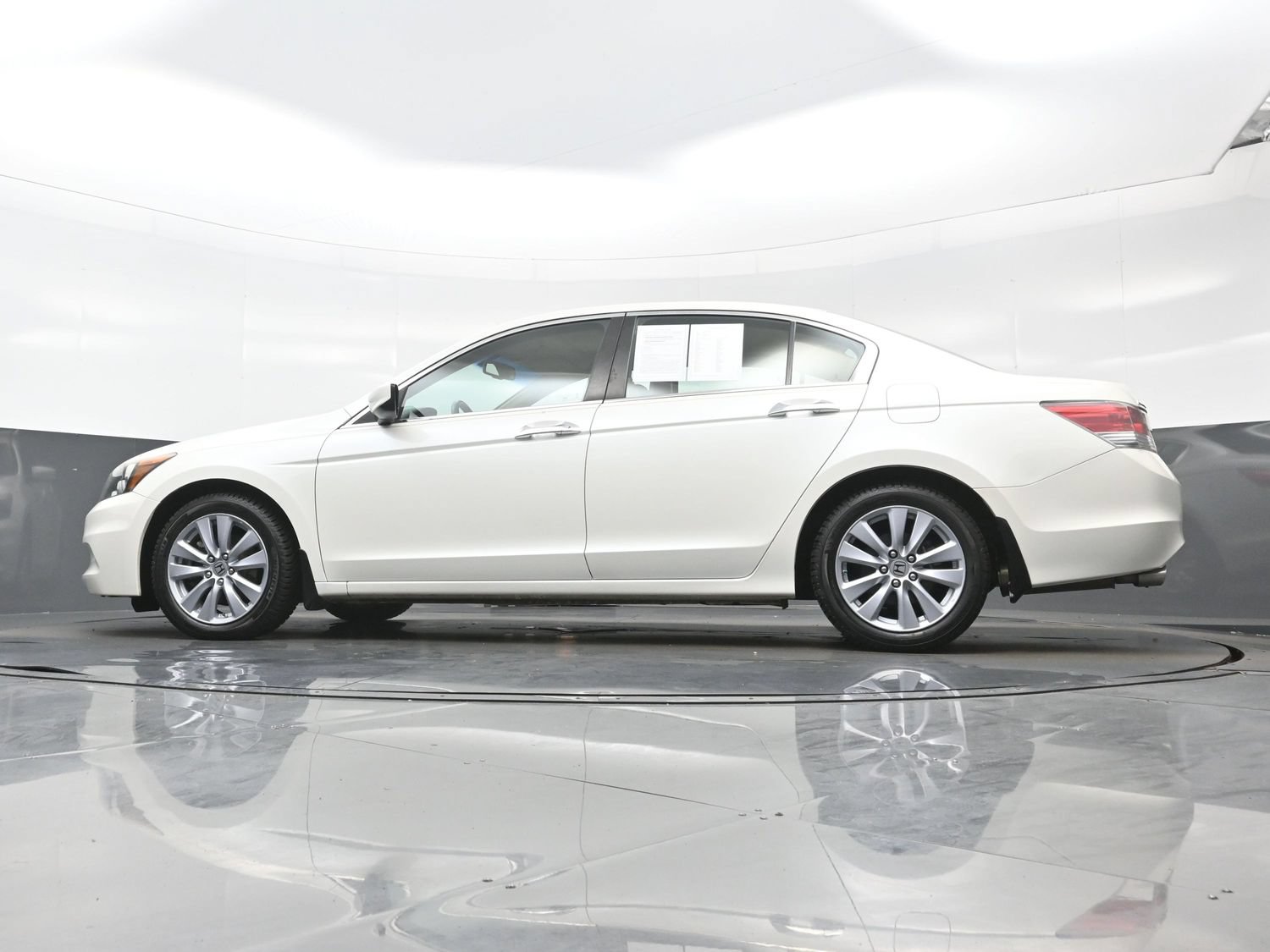 Used 2011 Honda Accord EX-L image 24