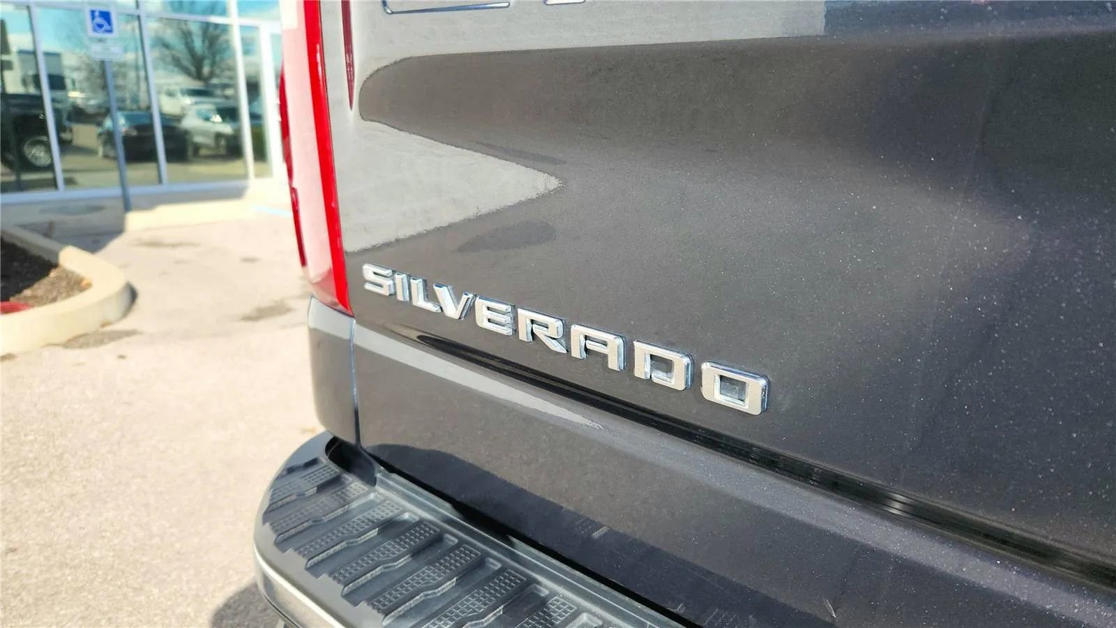 Used 2021 Chevrolet Silverado 1500 LT image 13