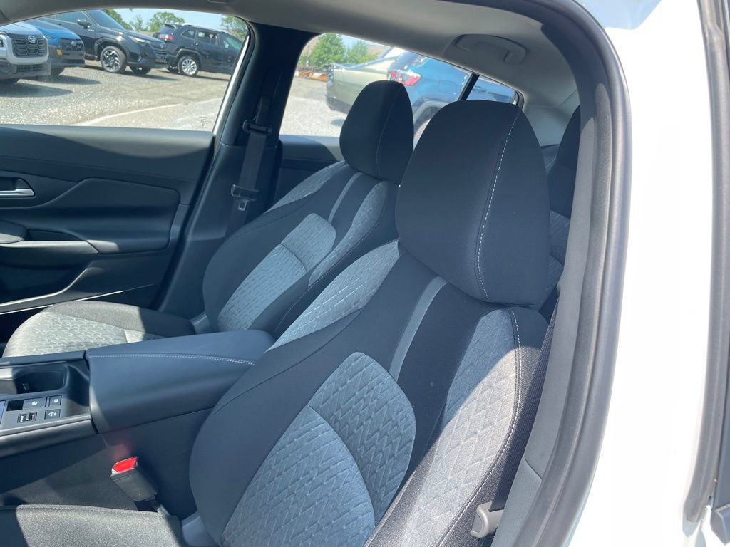 New 2026 Nissan Sentra SV w/ SV Convenience Package FWD image 9