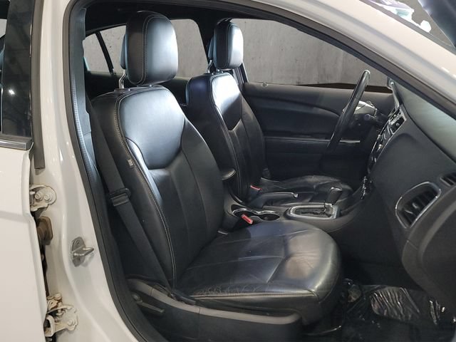 Used 2013 Chrysler 200 Limited FWD image 17