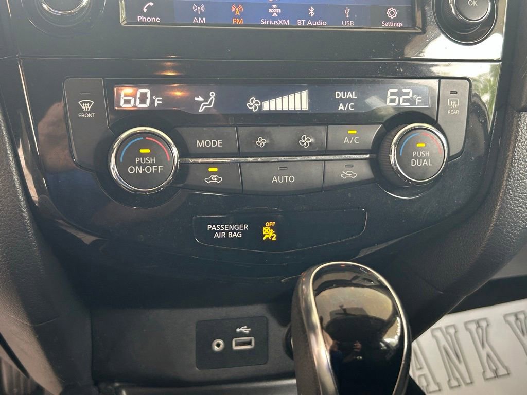 Used 2018 Nissan Rogue SV FWD image 46