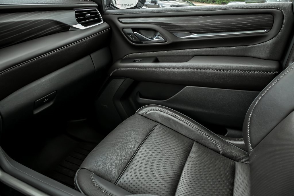 Used 2021 GMC Yukon Denali w/ Denali Premium Package image 27