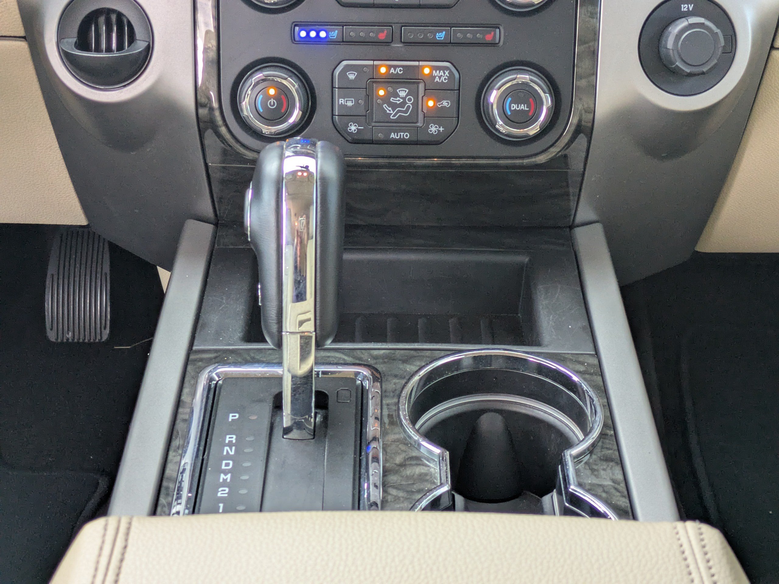Used 2015 Ford Expedition Limited w/ Equipment Group 301A RWD image 21
