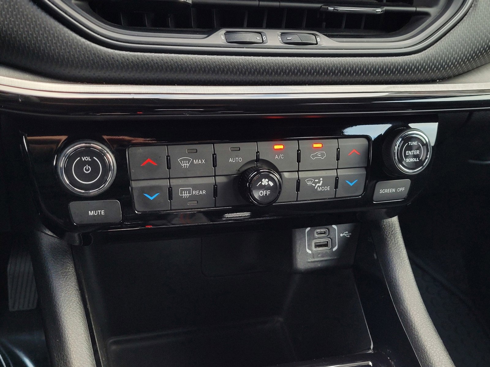 Used 2023 Jeep Compass Trailhawk image 20