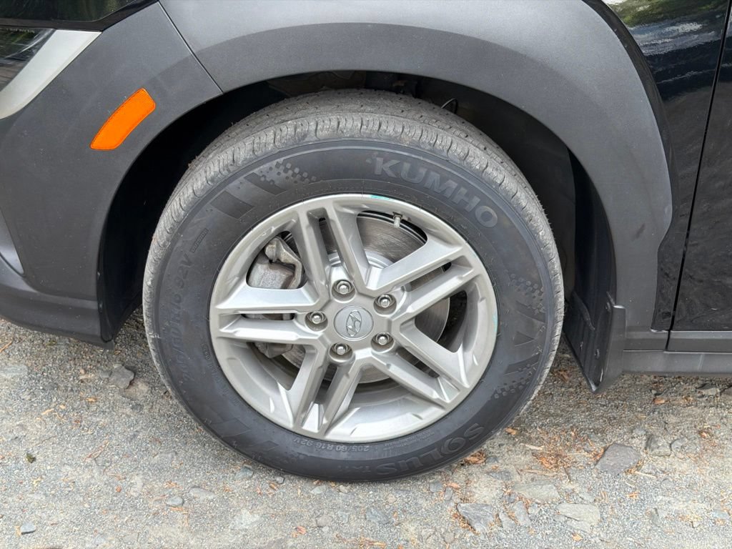 Certified 2023 Hyundai Kona SE w/ Cargo Package AWD/4WD image 5