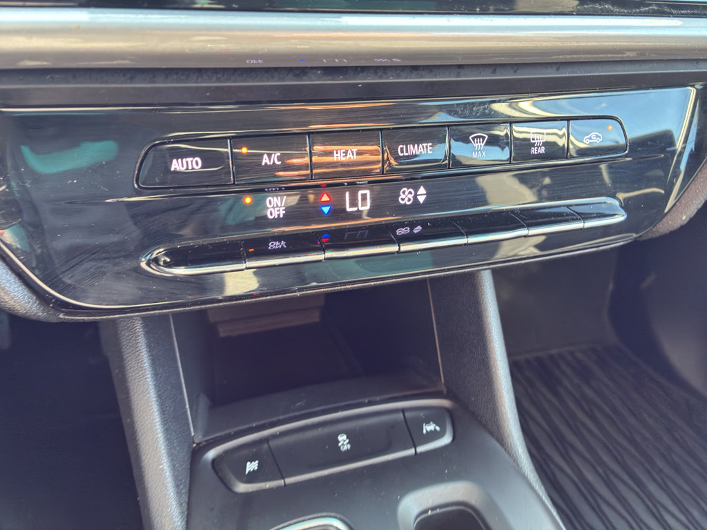 Used 2023 Chevrolet Bolt LT FWD image 32