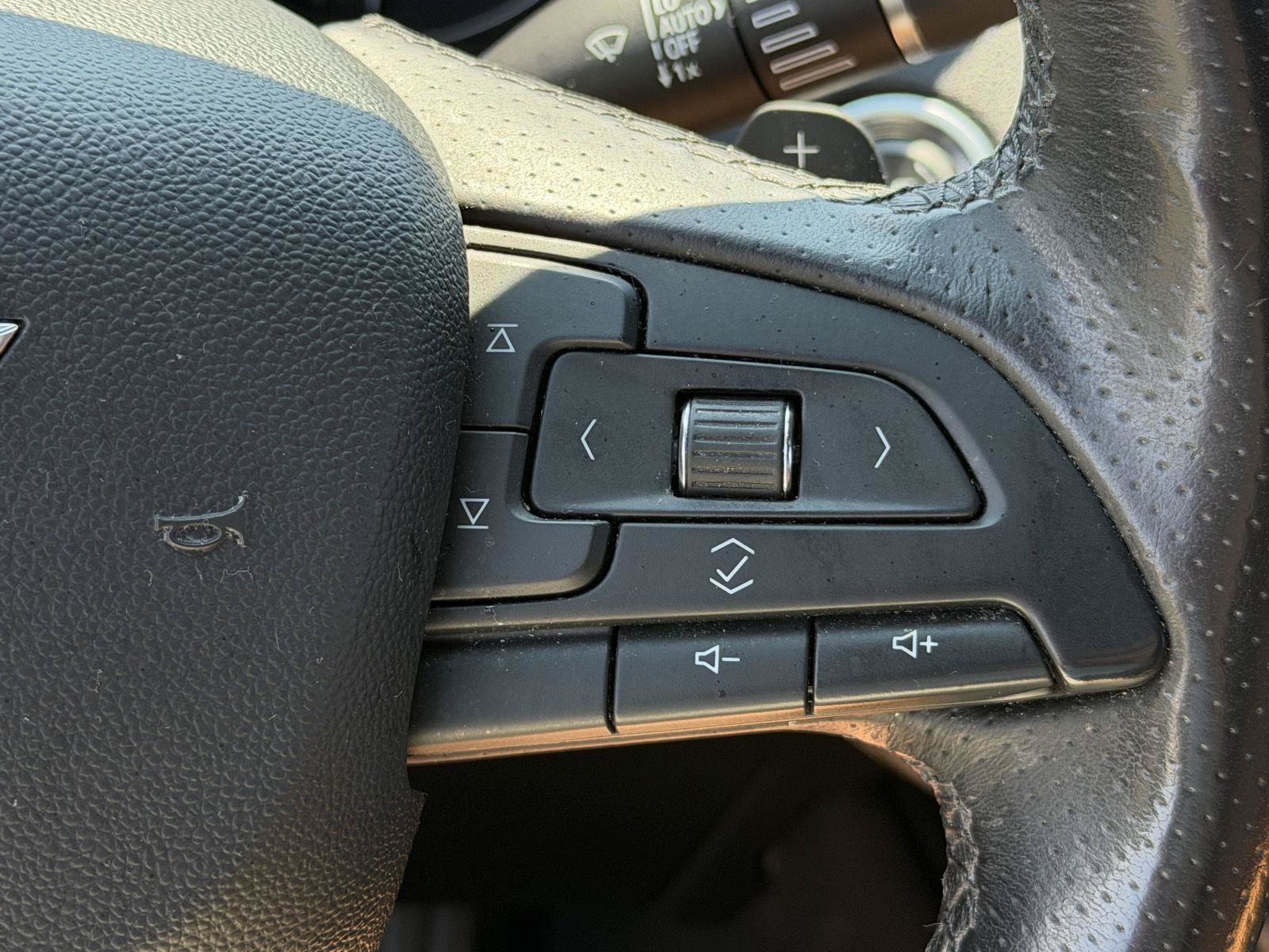 Used 2019 Cadillac XT4 Sport FWD image 17