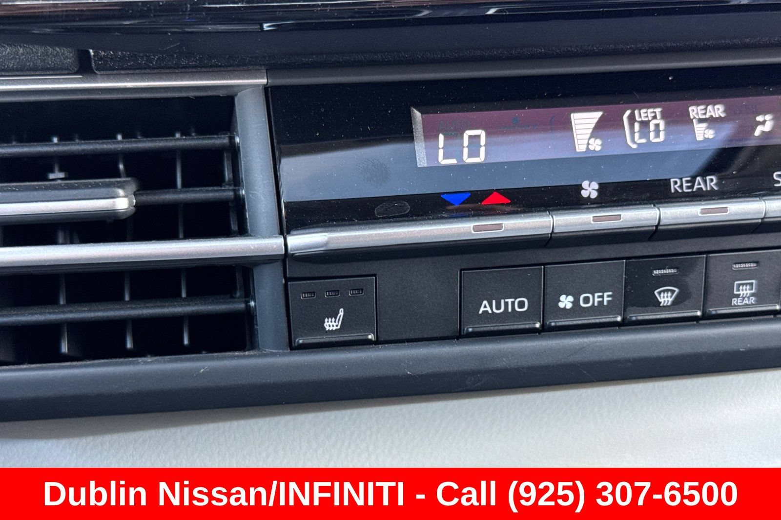 Used 2025 Toyota Sienna XLE FWD image 30