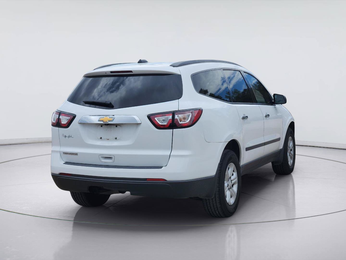 Certified 2017 Chevrolet Traverse LS FWD image 5