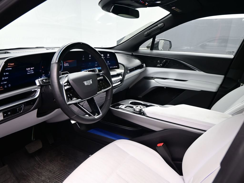 Used 2024 Cadillac Lyriq Luxury image 5
