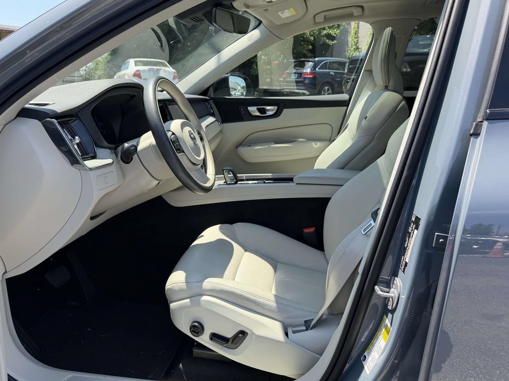 Used 2024 Volvo XC60 B5 Plus AWD/4WD image 16