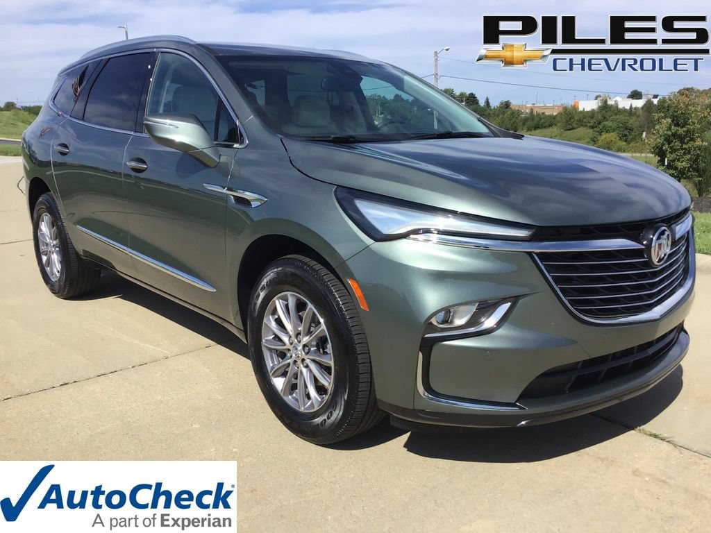 Used 2024 Buick Enclave Essence w/ Trailering Package, 5000 lbs. FWD image 1