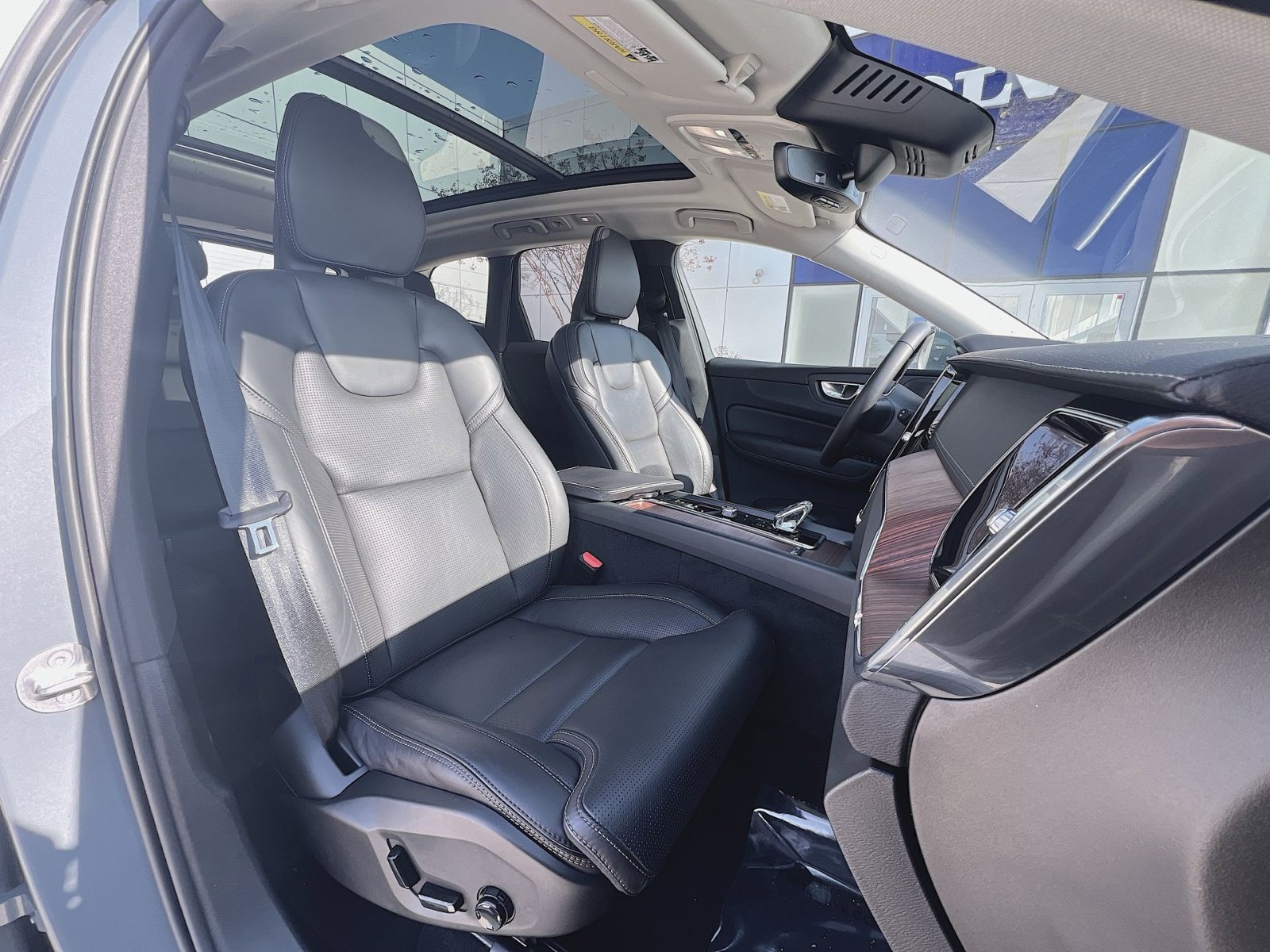 Certified 2023 Volvo XC60 B6 Ultimate image 27