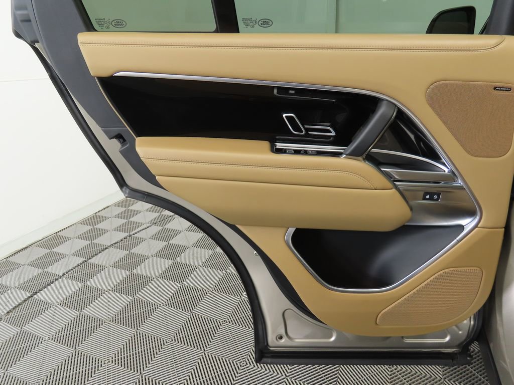 Certified 2023 Land Rover Range Rover SE image 26