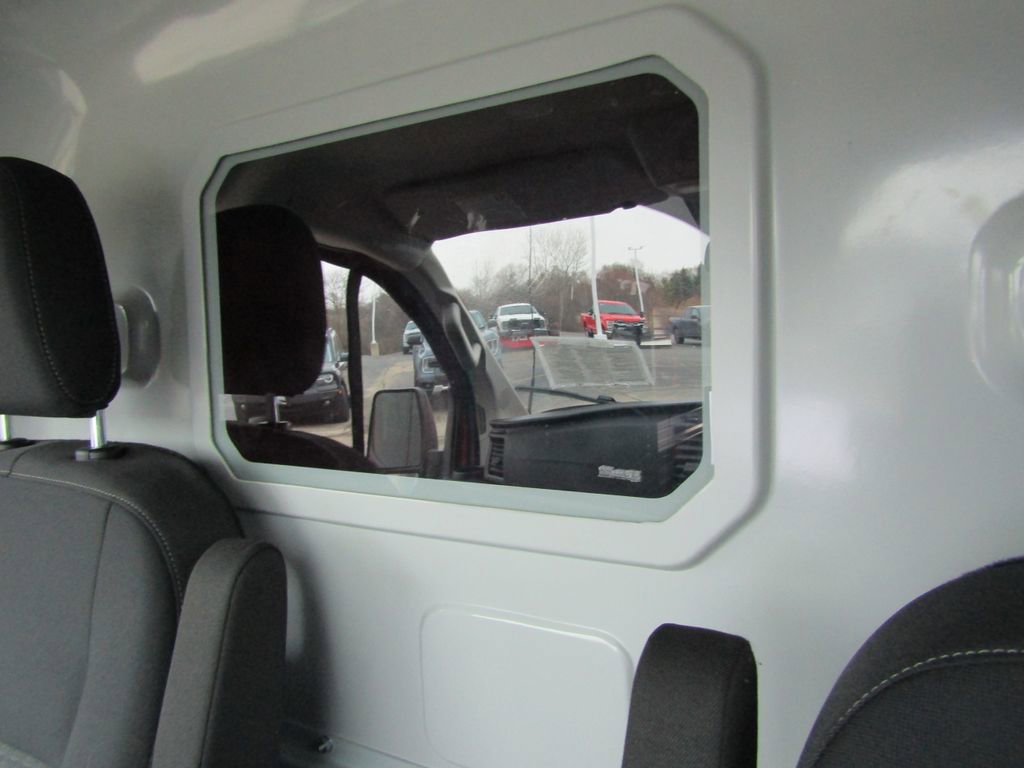 Used 2024 Ford E-Transit Low Roof image 32