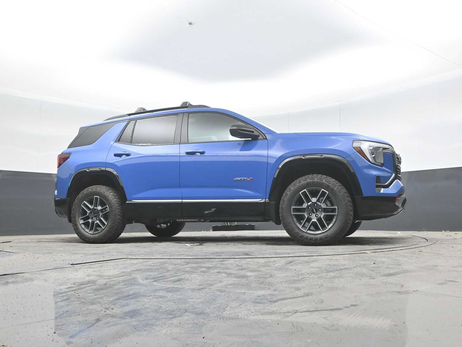 New 2027 GMC Terrain AT4 w/ LPO, Hit The Road Package AWD/4WD image 44