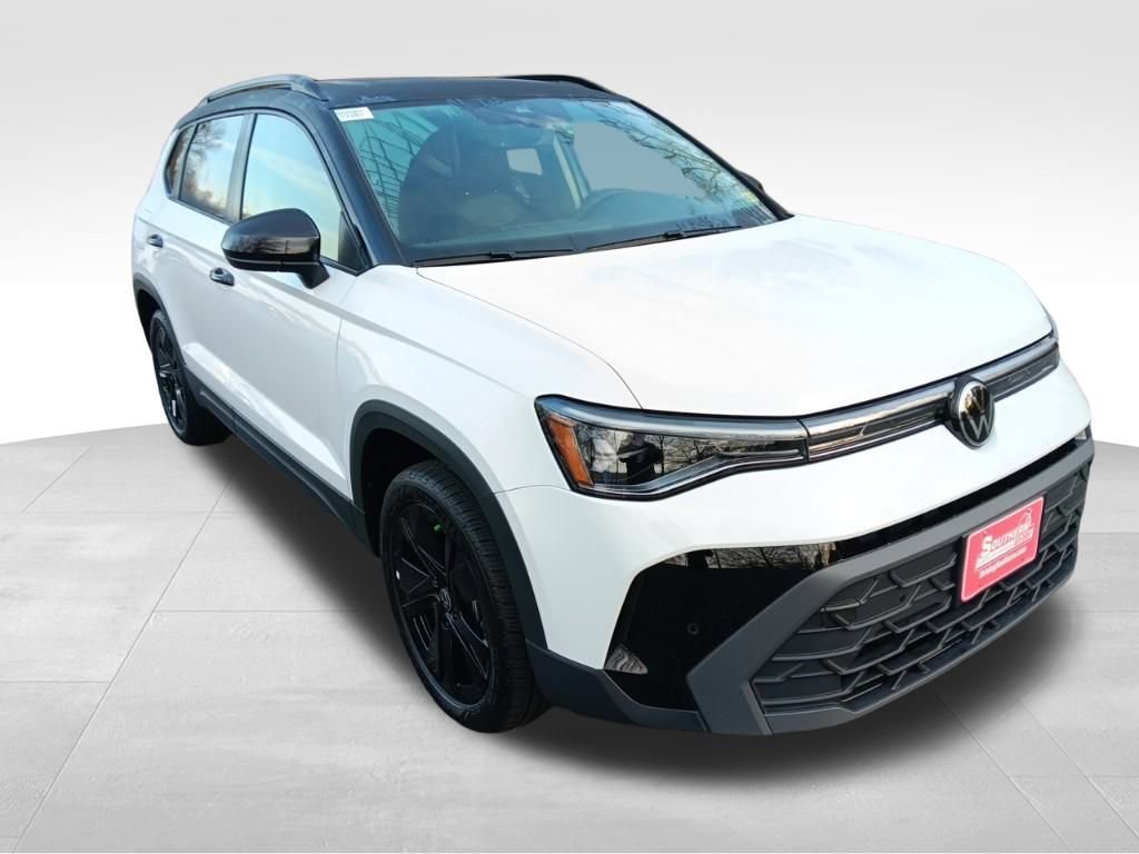 Used 2025 Volkswagen Taos SE image 8