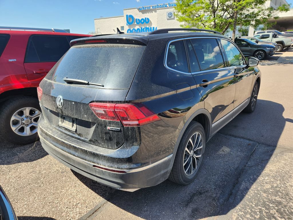 Used 2021 Volkswagen Tiguan SE w/ Panoramic Sunroof Package AWD/4WD image 9