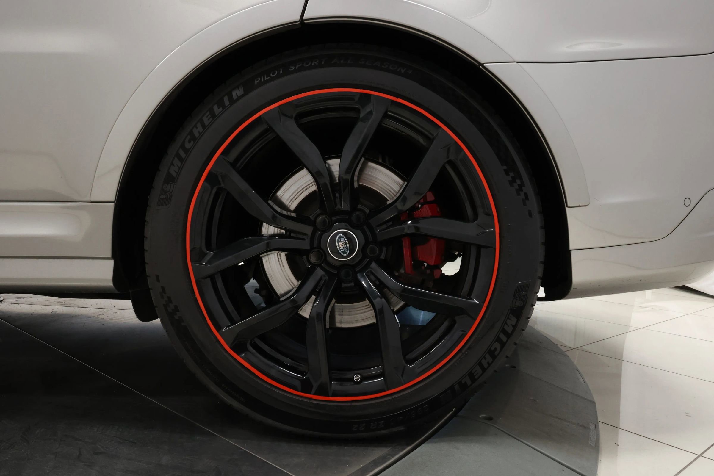 Used 2020 Land Rover Range Rover Sport SVR image 94