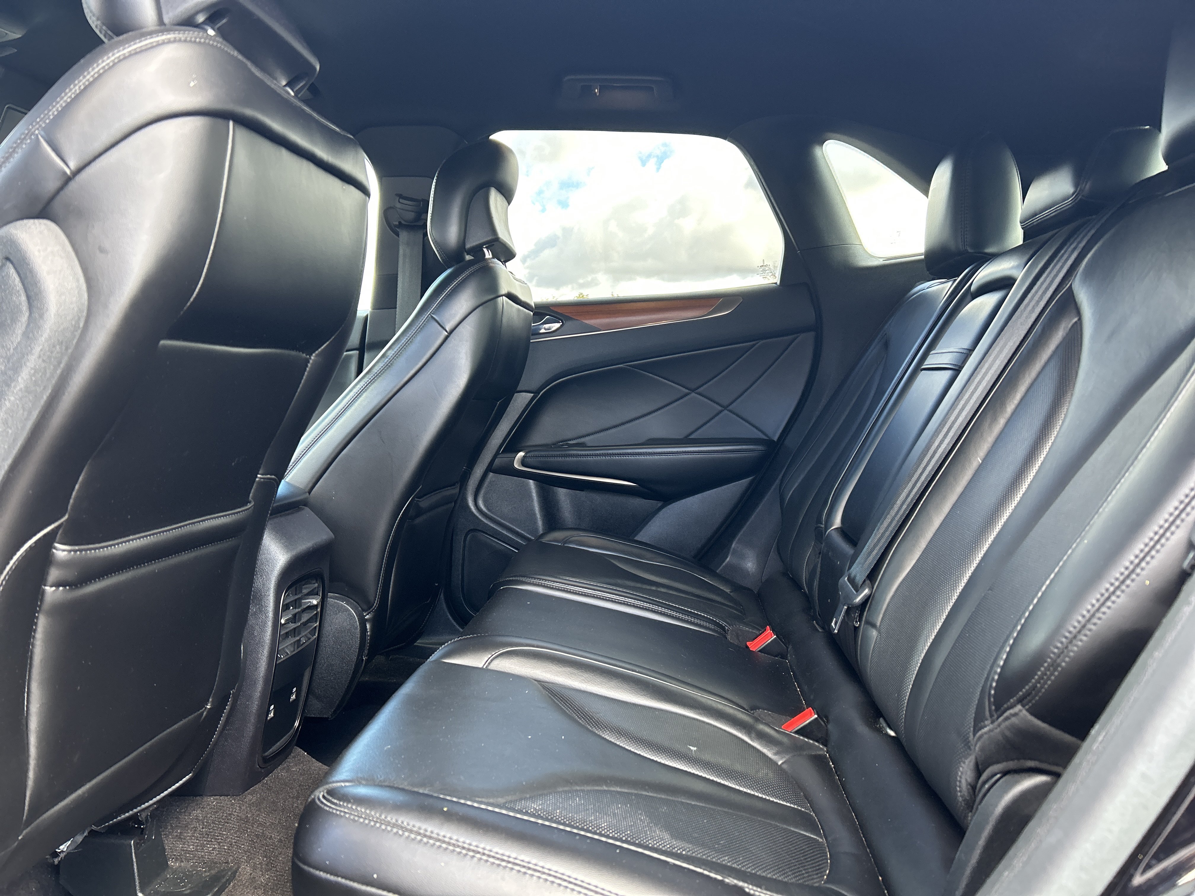 Used 2019 Lincoln MKC Select w/ Select Plus Package FWD image 11