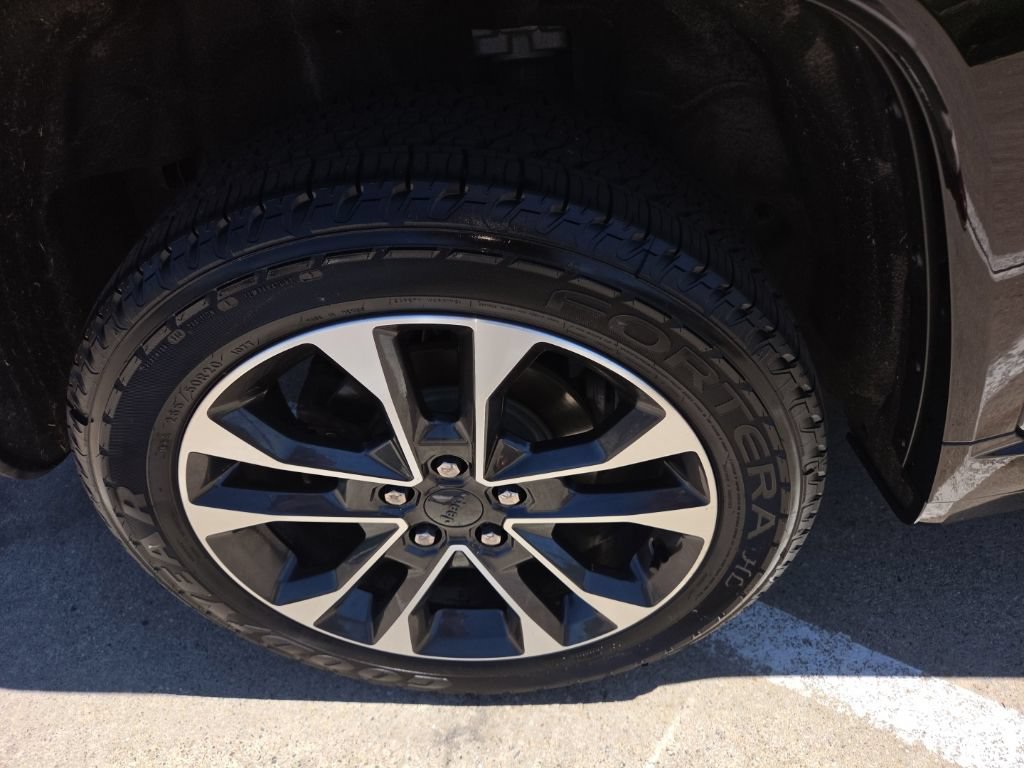 Certified 2023 Jeep Grand Cherokee Overland w/ Adv Protech Group III AWD/4WD image 30