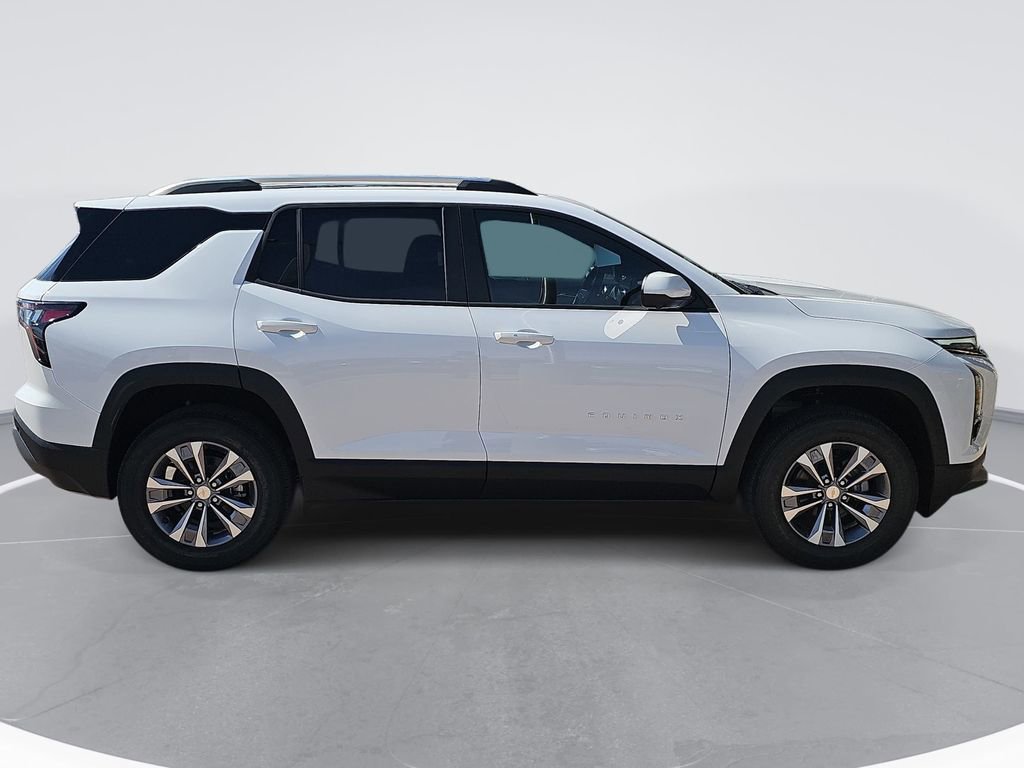 New 2026 Chevrolet Equinox LT image 2