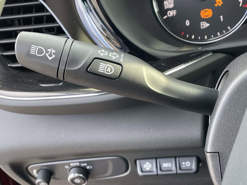 Used 2022 Buick Envision Essence w/ Technology Package I image 21