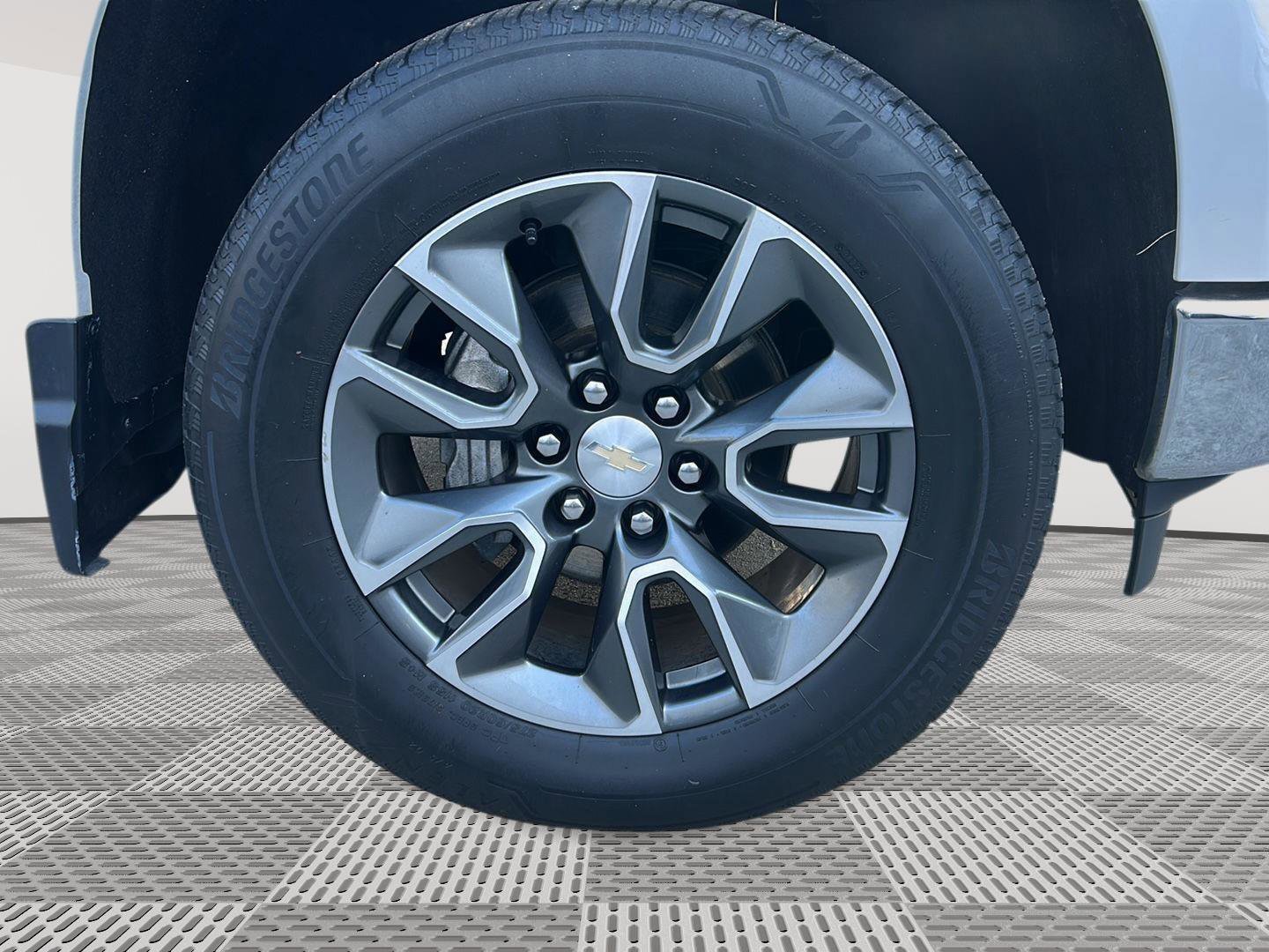 Used 2023 Chevrolet Silverado 1500 LT image 24