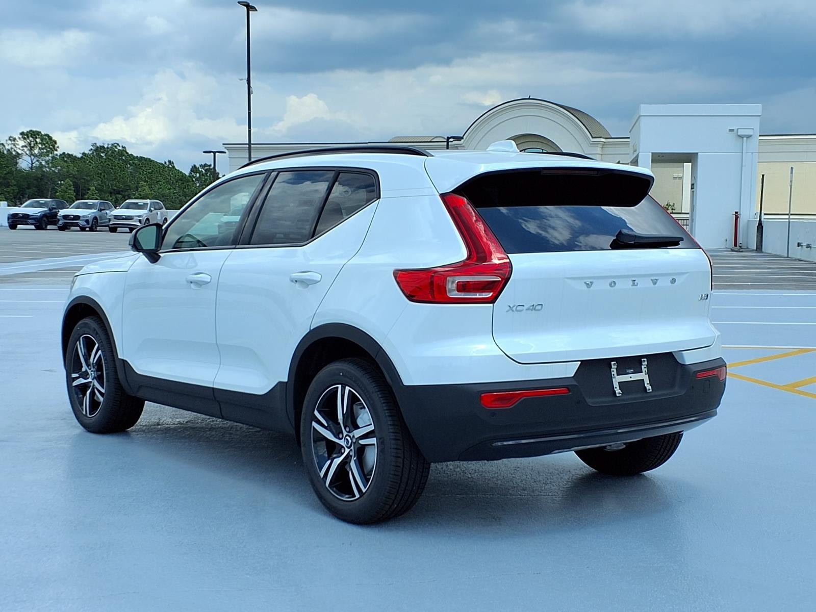 New 2026 Volvo XC40 B5 Core AWD/4WD image 5