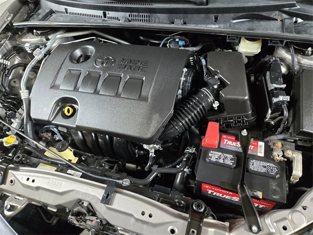 Used 2015 Toyota Corolla LE image 25