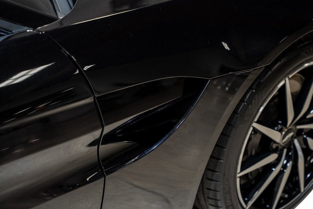 Used 2020 Aston Martin V8 Vantage Coupe image 22
