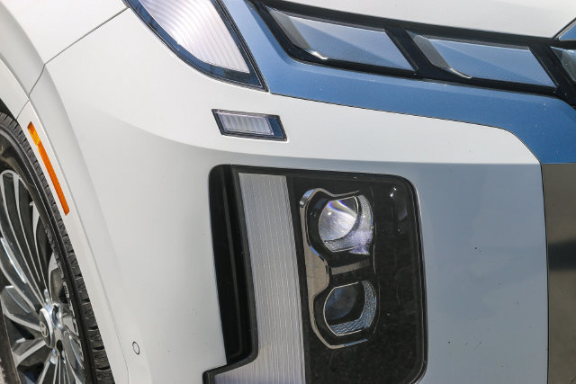 Certified 2023 Hyundai Palisade Calligraphy FWD image 6