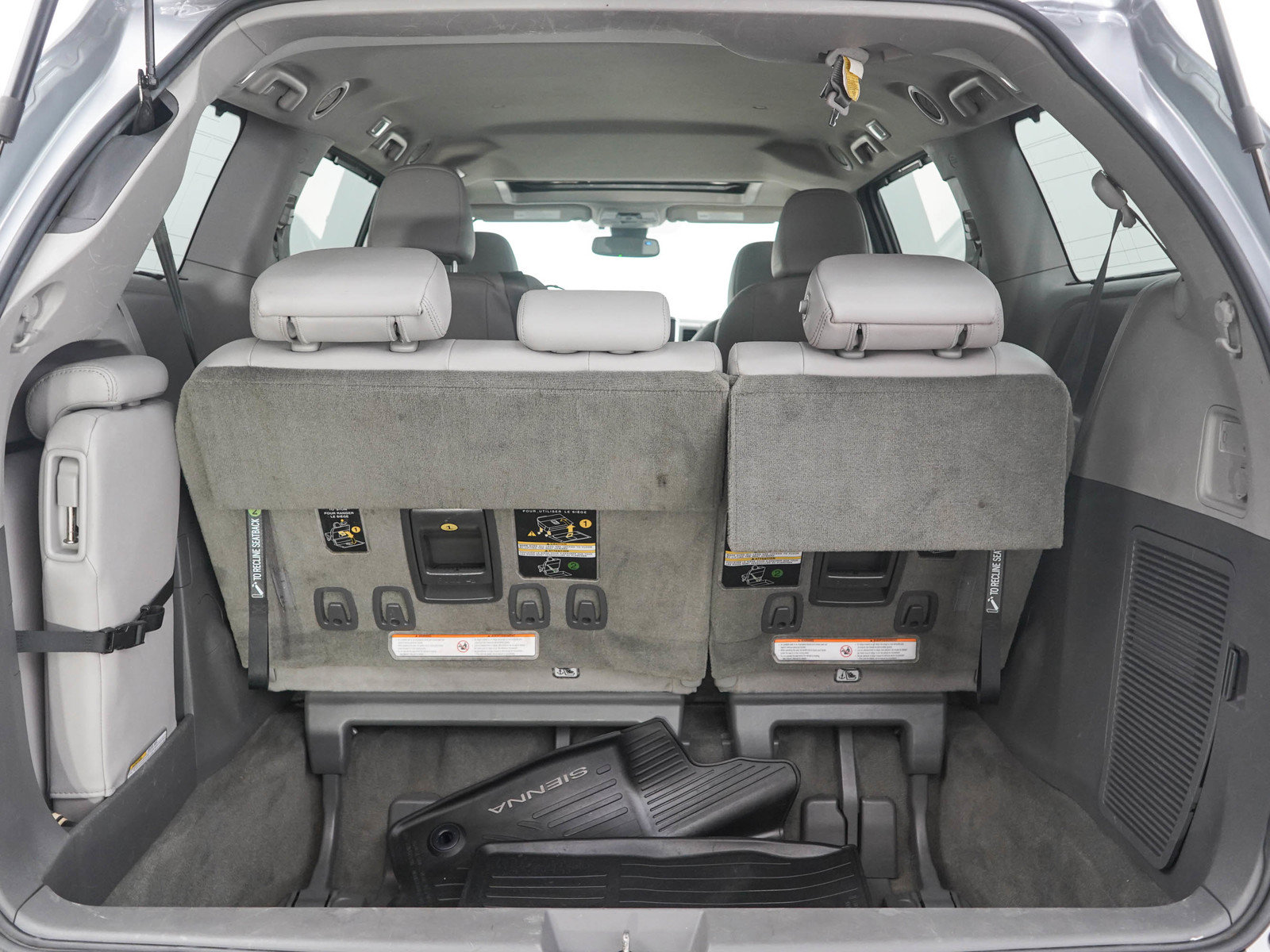 Used 2018 Toyota Sienna XLE FWD image 10