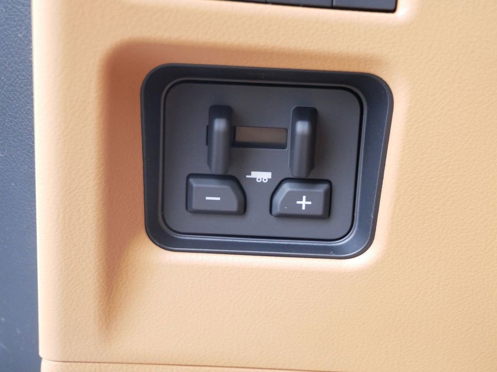 New 2026 Lexus LX 600 4WD w/ Luxury Package image 18