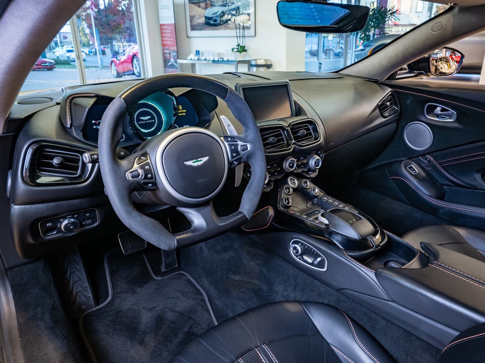 Used 2020 Aston Martin V8 Vantage Coupe image 9