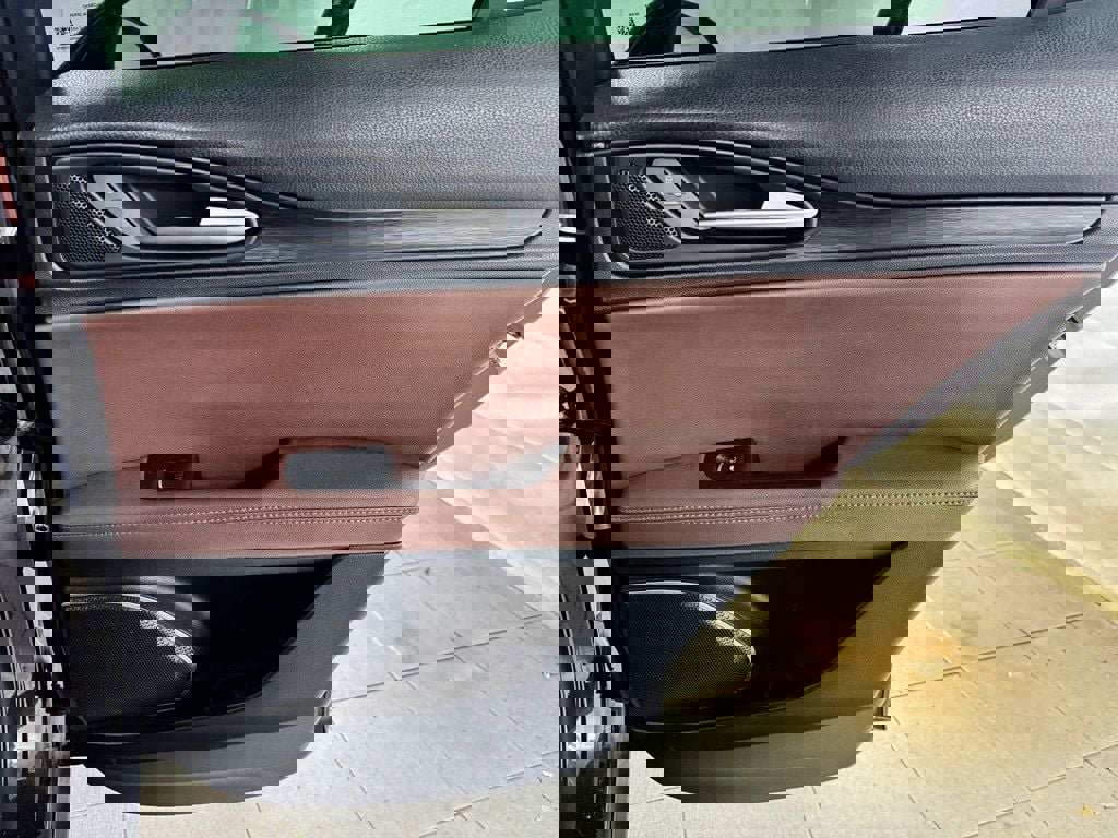 Used 2018 Alfa Romeo Stelvio AWD image 15