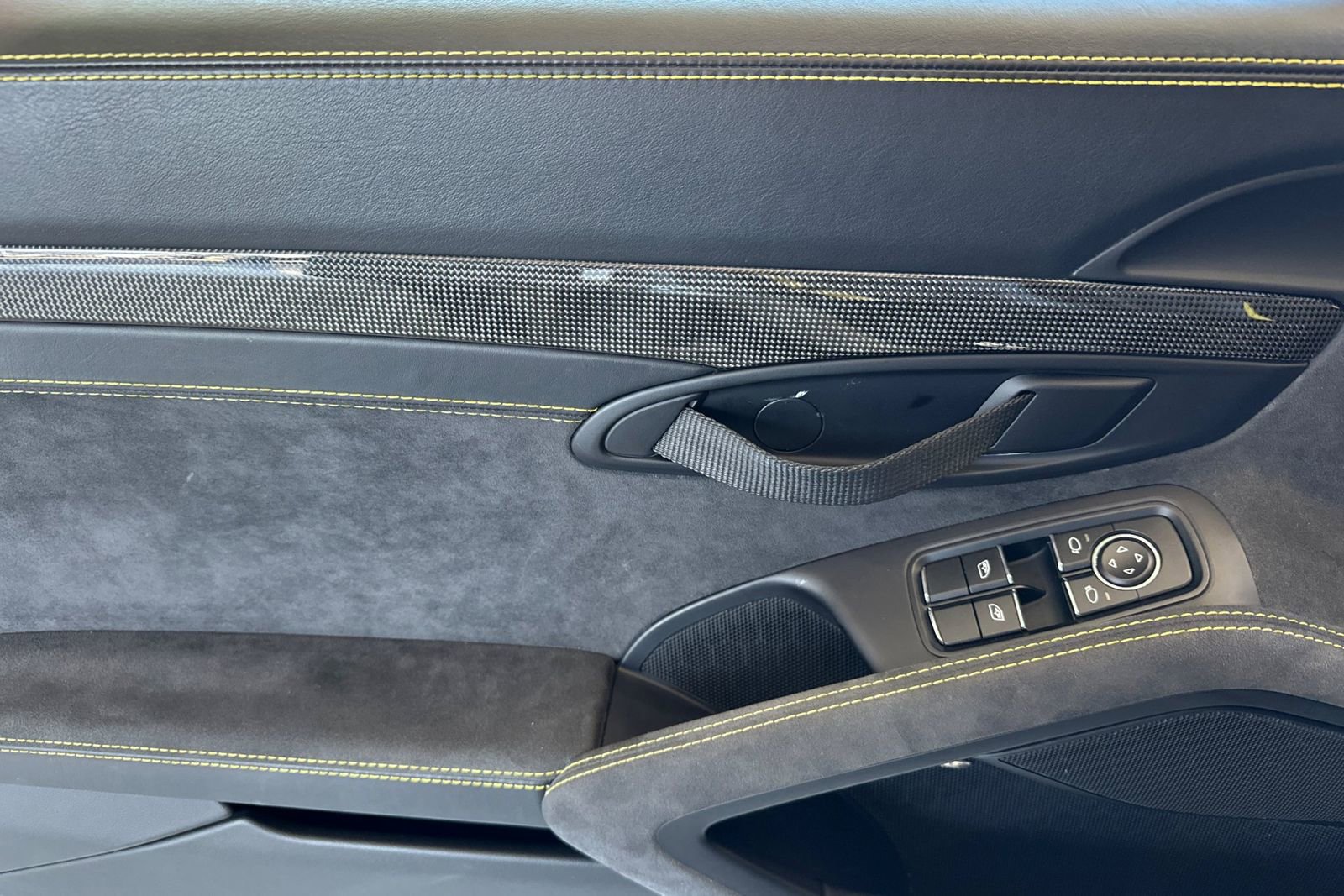 Used 2018 Porsche 911 GT2 RS w/ Weissach Package image 12