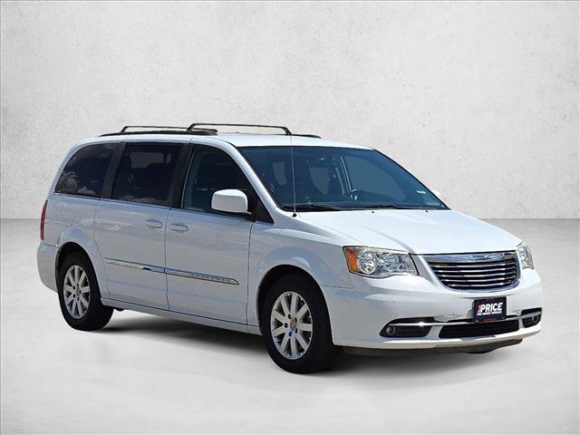 Used 2016 Chrysler Town & Country Touring FWD image 3