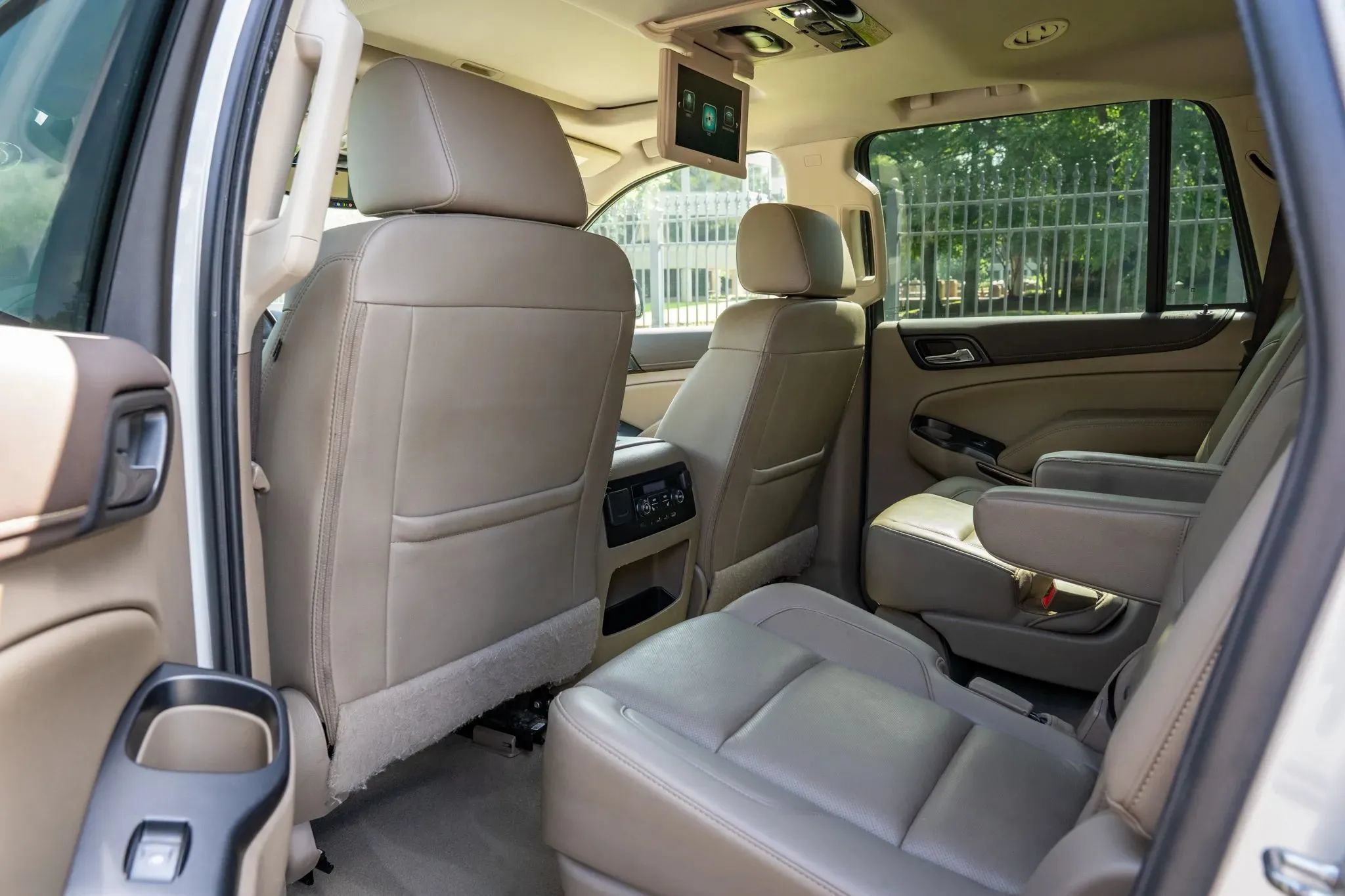 Used 2020 GMC Yukon SLT w/ Premium Edition AWD/4WD image 13
