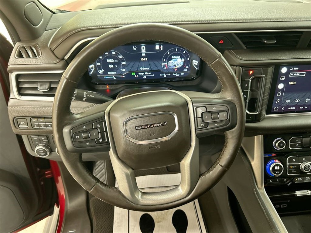 Used 2022 GMC Yukon XL Denali w/ Denali Ultimate Package image 4