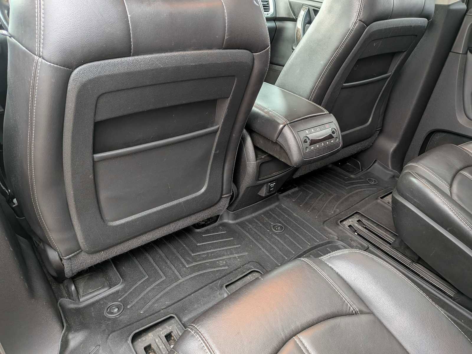 Used 2014 GMC Acadia SLT image 18
