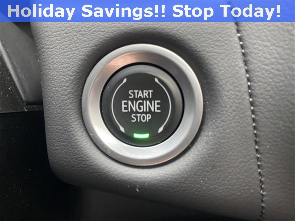 Used 2022 Chevrolet Suburban RST w/ Luxury Package image 18