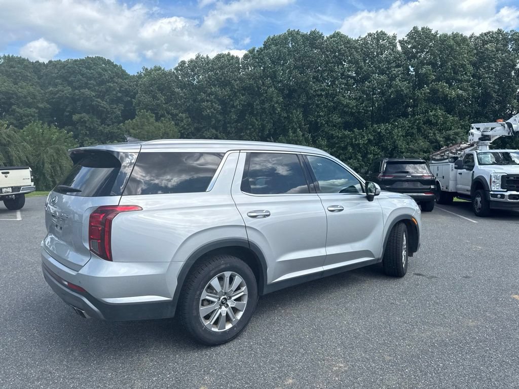 Used 2024 Hyundai Palisade SEL FWD image 6