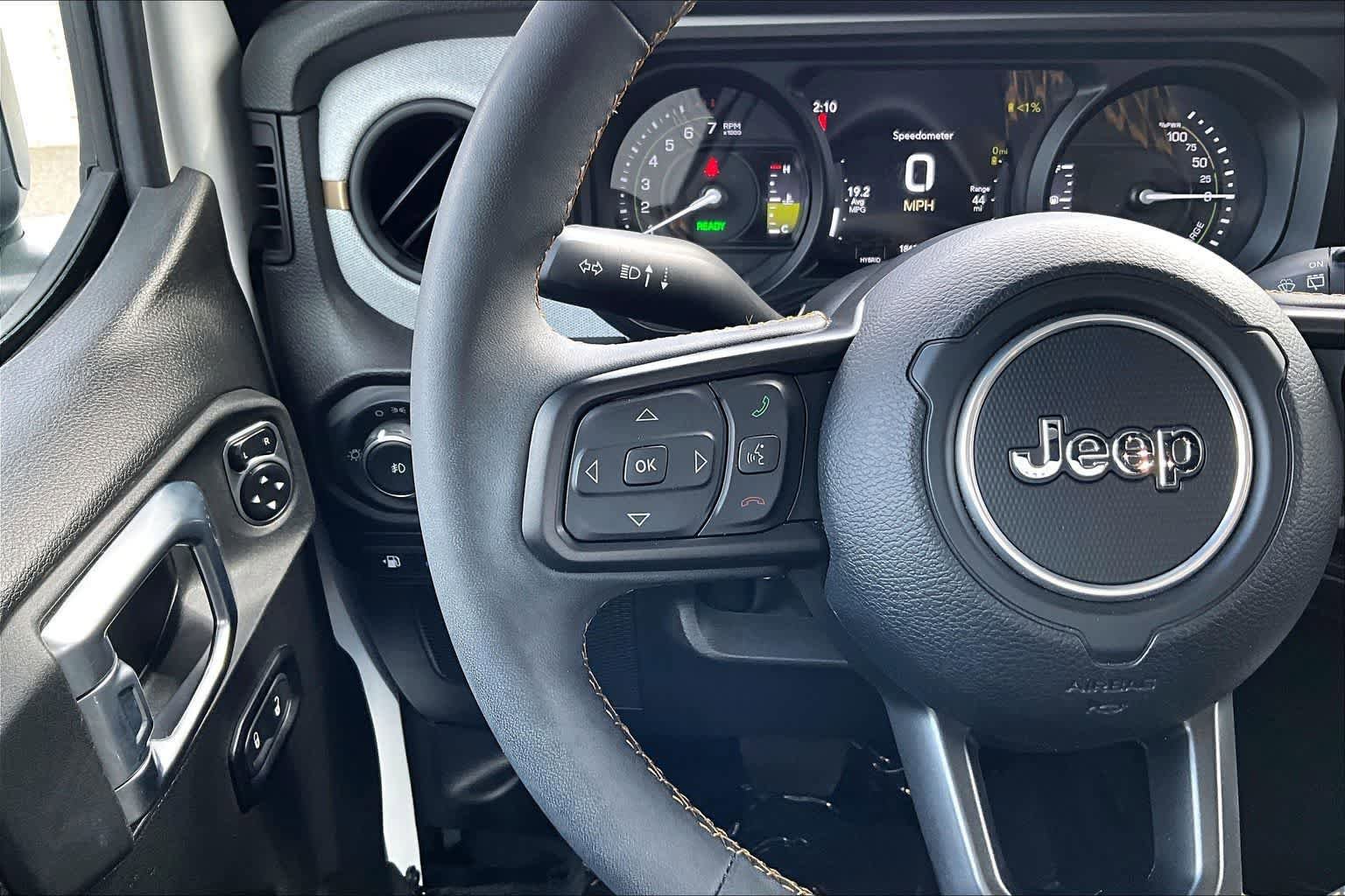 Used 2024 Jeep Wrangler Unlimited AWD/4WD image 25