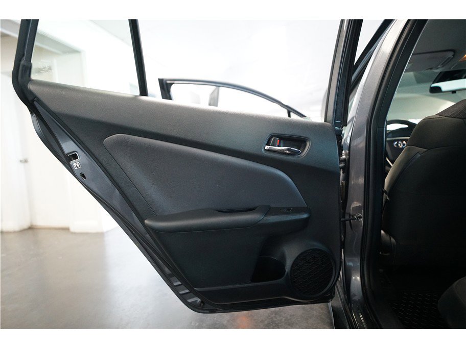 Used 2020 Toyota Prius L Eco w/ Carpet Mat Package image 14