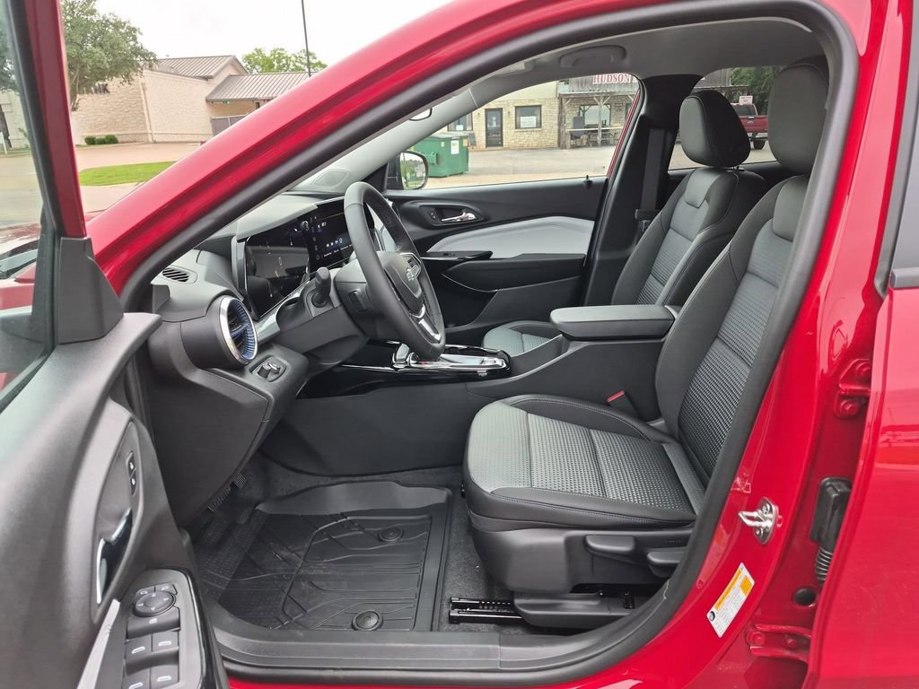 New 2026 Chevrolet Trax LT w/ Driver Confidence Package FWD image 17