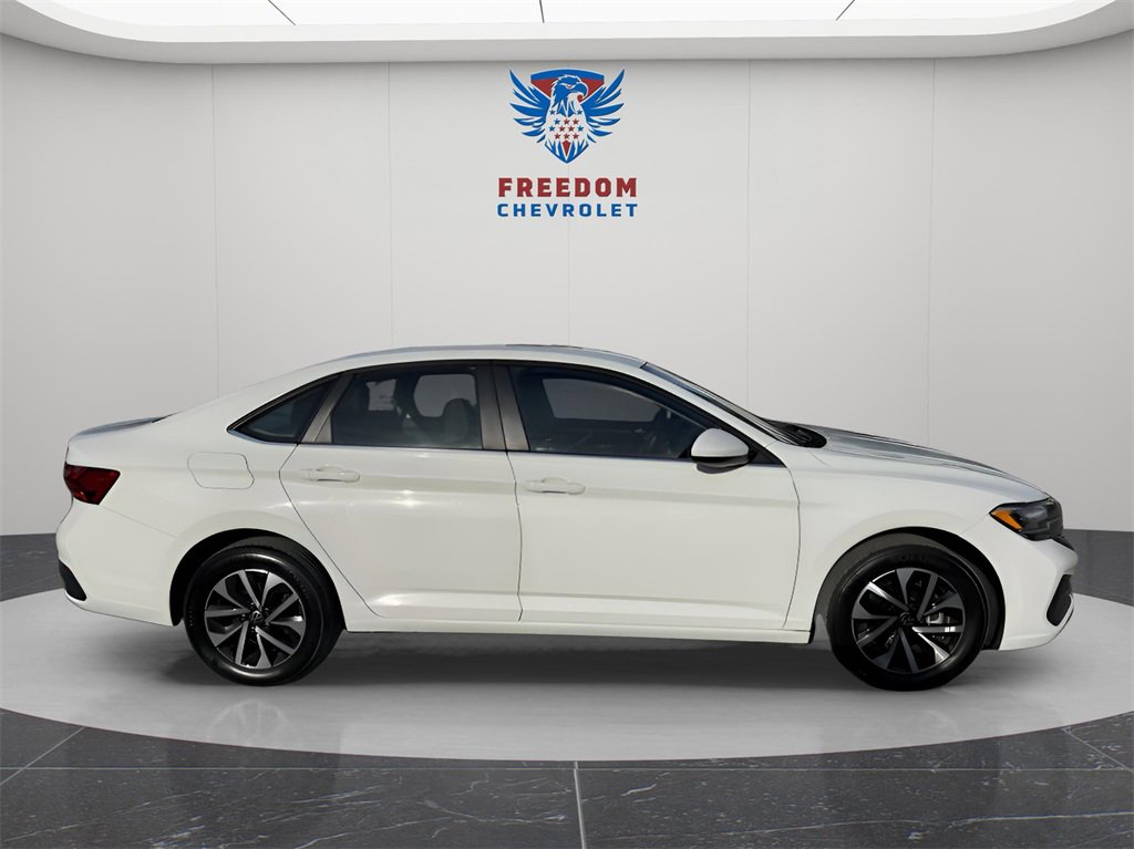 Used 2024 Volkswagen Jetta S image 6